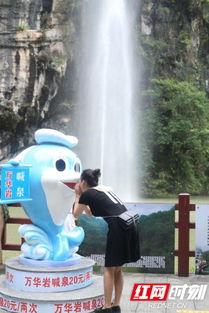 划拳吃瓜,一场别开生面的夏日聚会