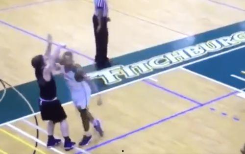 篮球球员吃瓜视频,揭秘场下趣味生活