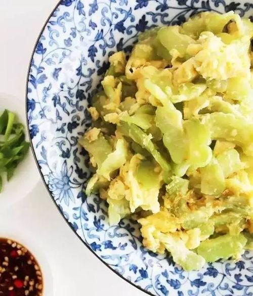 砍瓜炒鸡蛋吃,砍瓜炒鸡蛋，营养与口感的双重享受