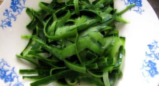 吃瓜别只吃瓜皮,别只顾瓜皮，营养精华尽在其中