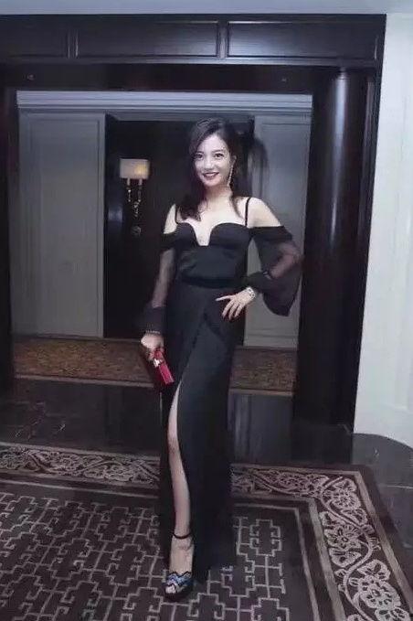 每日吃瓜汇总赵薇,娱乐圈风云变幻，她如何应对