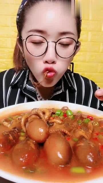 戴小姐吃瓜,一场甜蜜的吃瓜盛宴