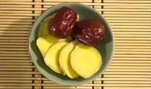 满杯吃瓜,揭秘娱乐圈的甜蜜与苦涩