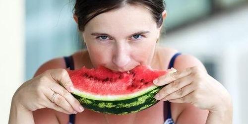 邋遢女吃瓜,揭秘娱乐圈幕后故事