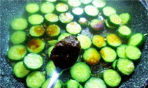 清淡吃瓜的视频,跟随“清淡吃瓜”视频畅享清爽时光  第3张